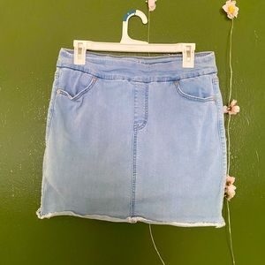 Style and Co denim women’s “skort” size S